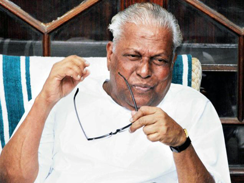 യു.ഡി.എഫ്​ ഉപേക്ഷ വരുത്തി, രാജകുടുംബം അനുകൂലവിധി നേടി -വി.എസ്​